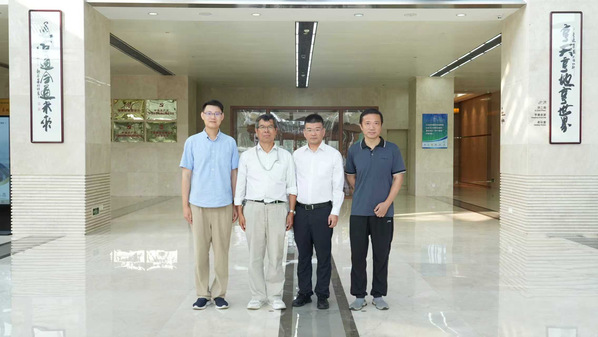 电子信息工程学院25级现代通信技术专业学生赴亨通集团开展岗位实习及经贸咨询活动